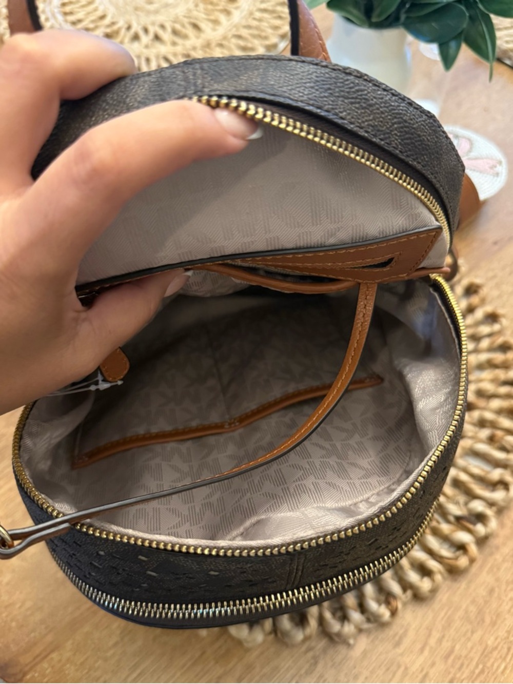 NOT FOR SALE!! Michael Kors Medium Backpack with Gold Hardware - Picture 4 of 9